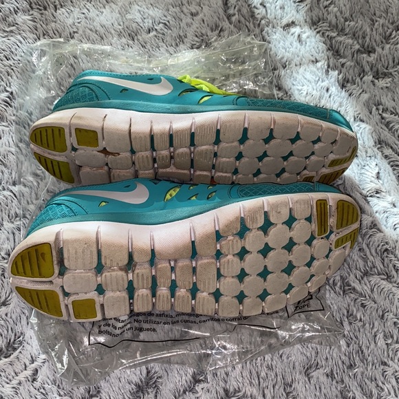 Nike Flex Running Shoes - Picture 4 of 5